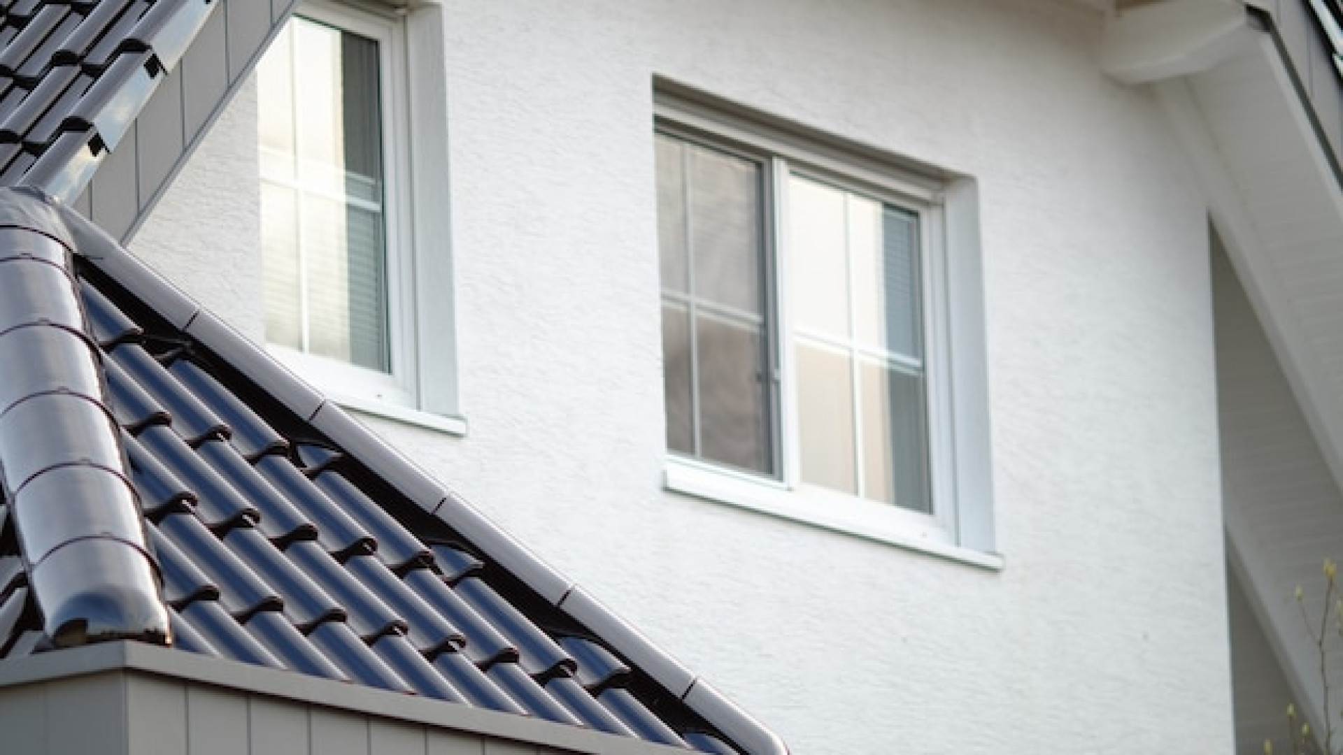 Comment moderniser vos volets roulants lors d'une réparation à Angers ?