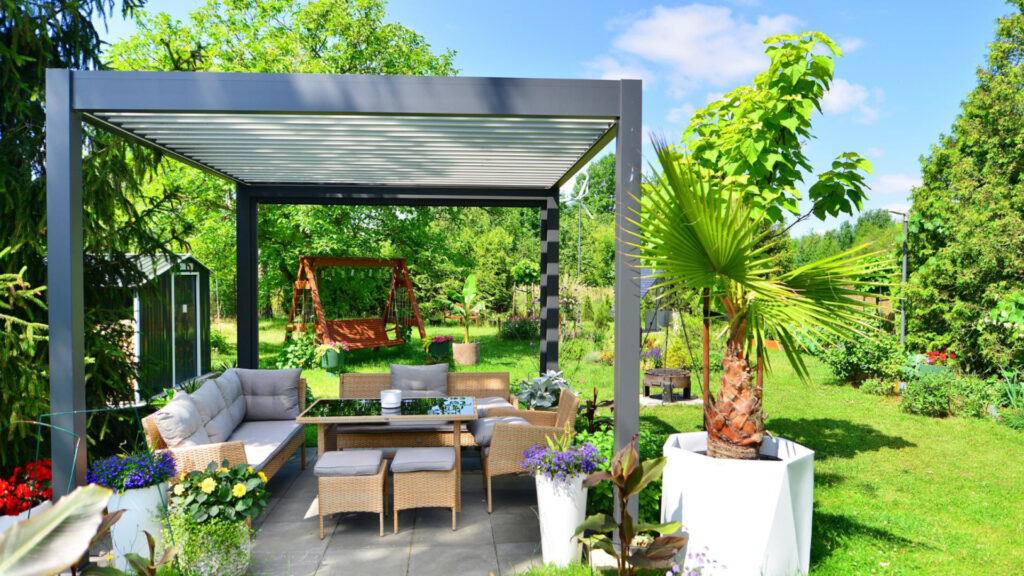 Pergola à Roanne : quel modèle choisir pour sublimer votre terrasse et votre jardin ?